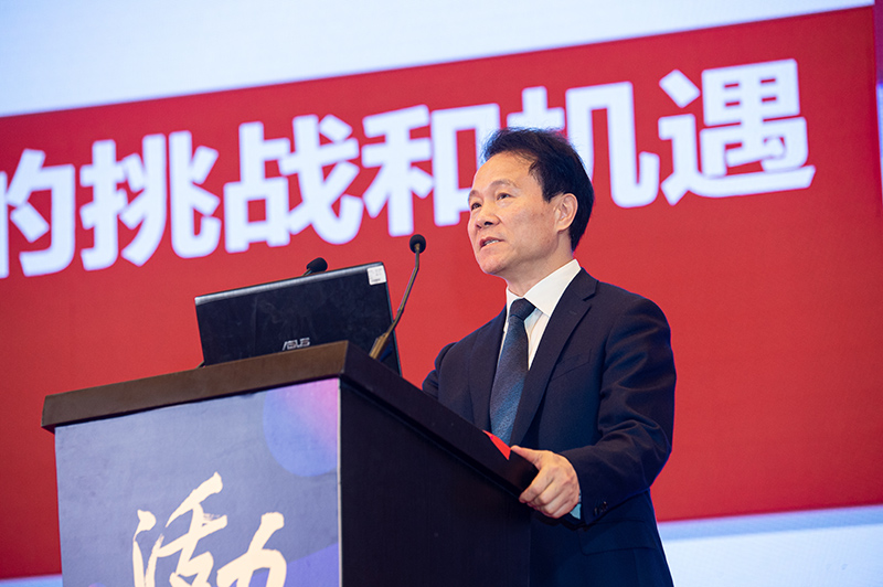 中国工程院院士、北京大学常务副校长詹启敏教授做报告。